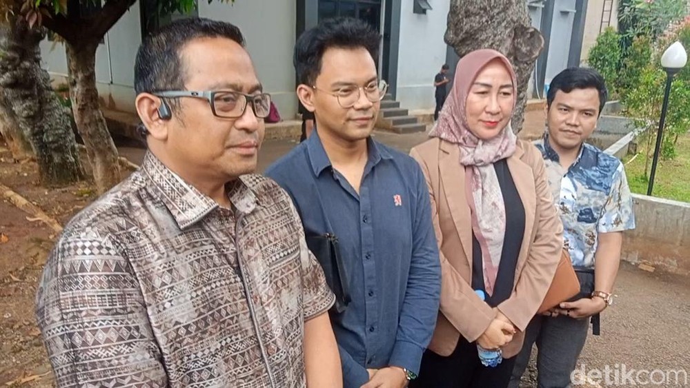 Hubungan Insanul Fahmi dan Sang Anak