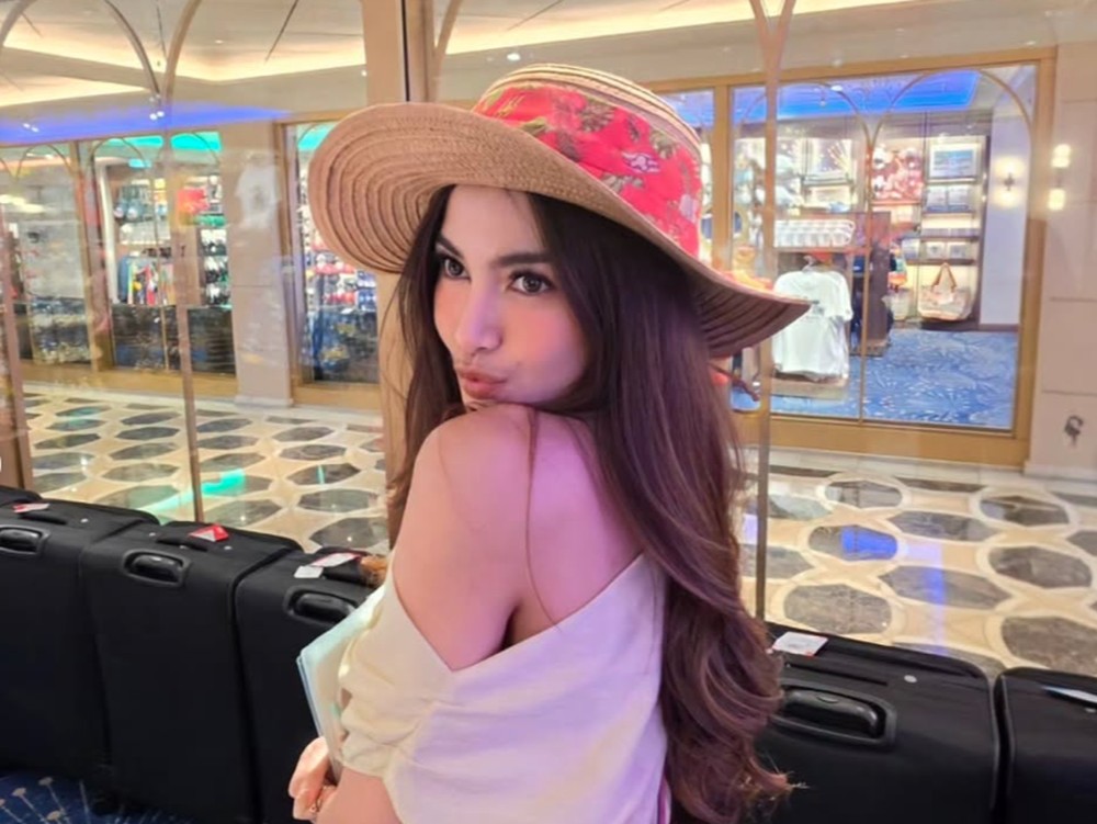 Rahasia Dibalik Rambut Badai Mahalini