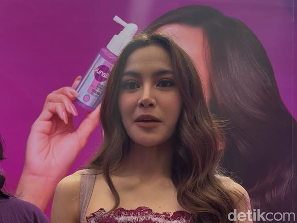 Rahasia Rambut Badai Mahalini yang Memukau