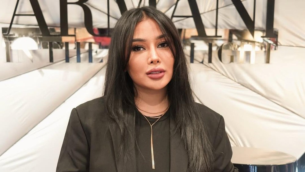 Mutia Ayu Fokus Bisnis Makeup Musik Sesekali