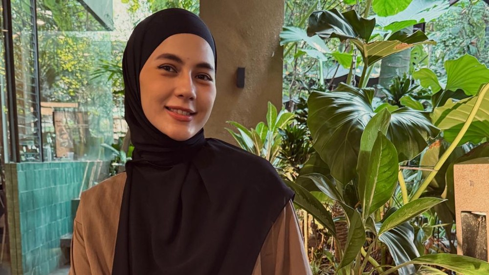 Cara Paula Verhoeven Jaga Kedekatan Anak