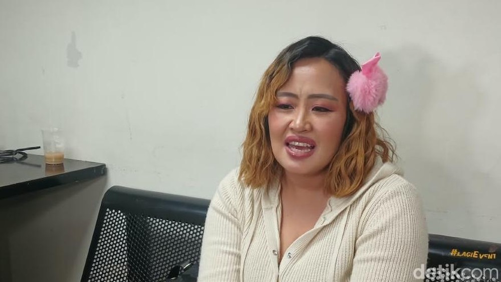 Momen Hangat Pinkan Mambo dan Dita Meichan