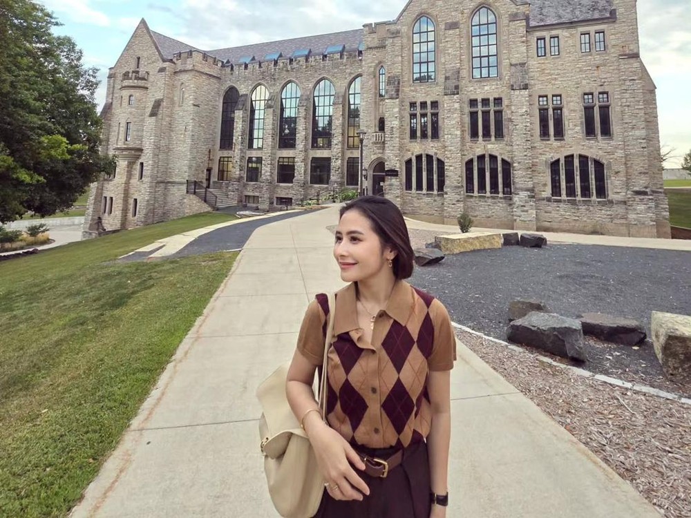 Prilly Latuconsina Rutin Datang ke Nikahan Fans
