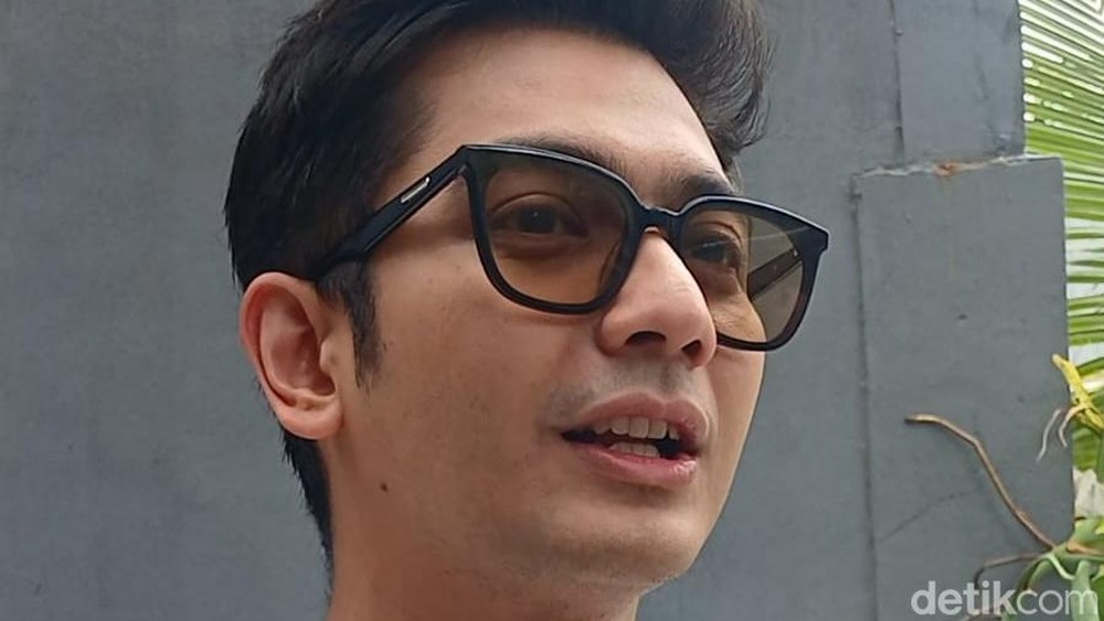 Teuku Ryan Ungkap Kisah Cinta Lama Bersemi Kembali